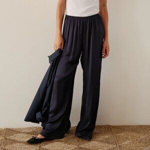 Donni Satiny Simple Pant